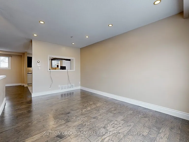 64 Bronte St S #8 — Photo 6