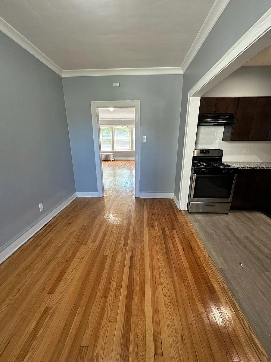 Building Photo - 1142 W 78th St #1