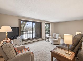 9500 Collegeview Rd APT 112, Bloomington, MN 55437