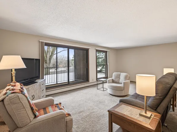 9500 Collegeview Rd APT 112, Bloomington, MN 55437