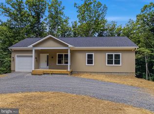 523 Oak Hill Rd, Berkeley Springs, WV 25411