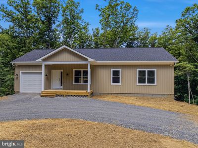 523 Oak Hill Rd, Berkeley Springs, WV, 25411