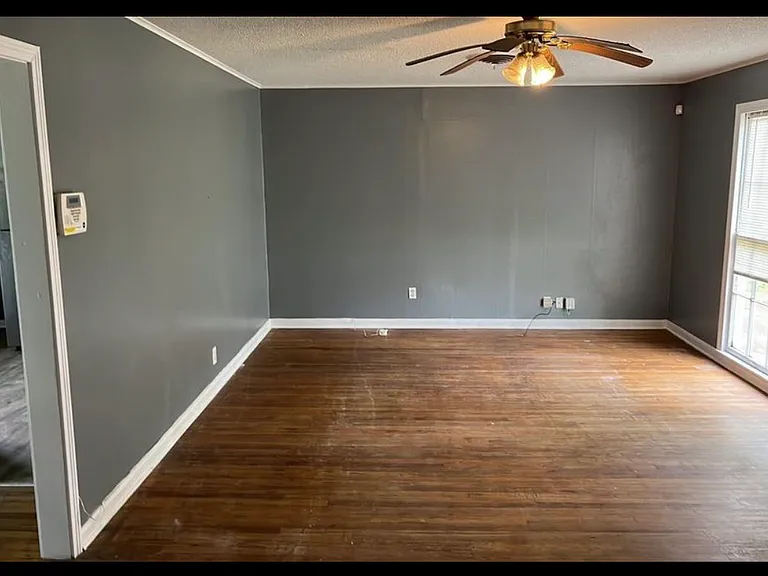1709 Rose St — Photo 2