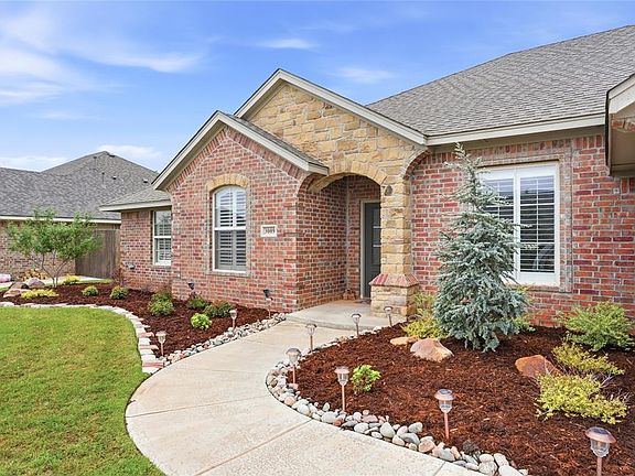 3rd image of 3009 Stephanie Ln