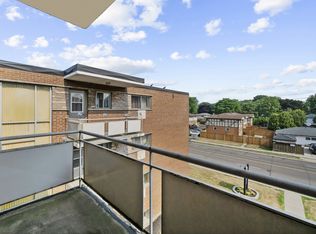 Helen Manor Apartments, Hamilton, ON L8T 1T5