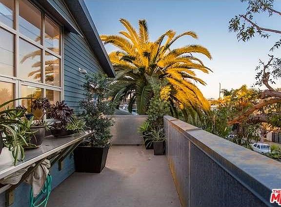 4th image of 633 Santa Clara Ave