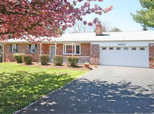 24220 Welsh Rd, Gaithersburg, MD 20882