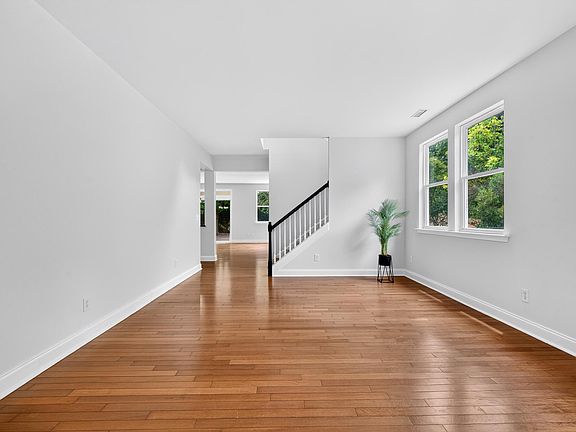 5th image of 4007 Jockey Club Cir