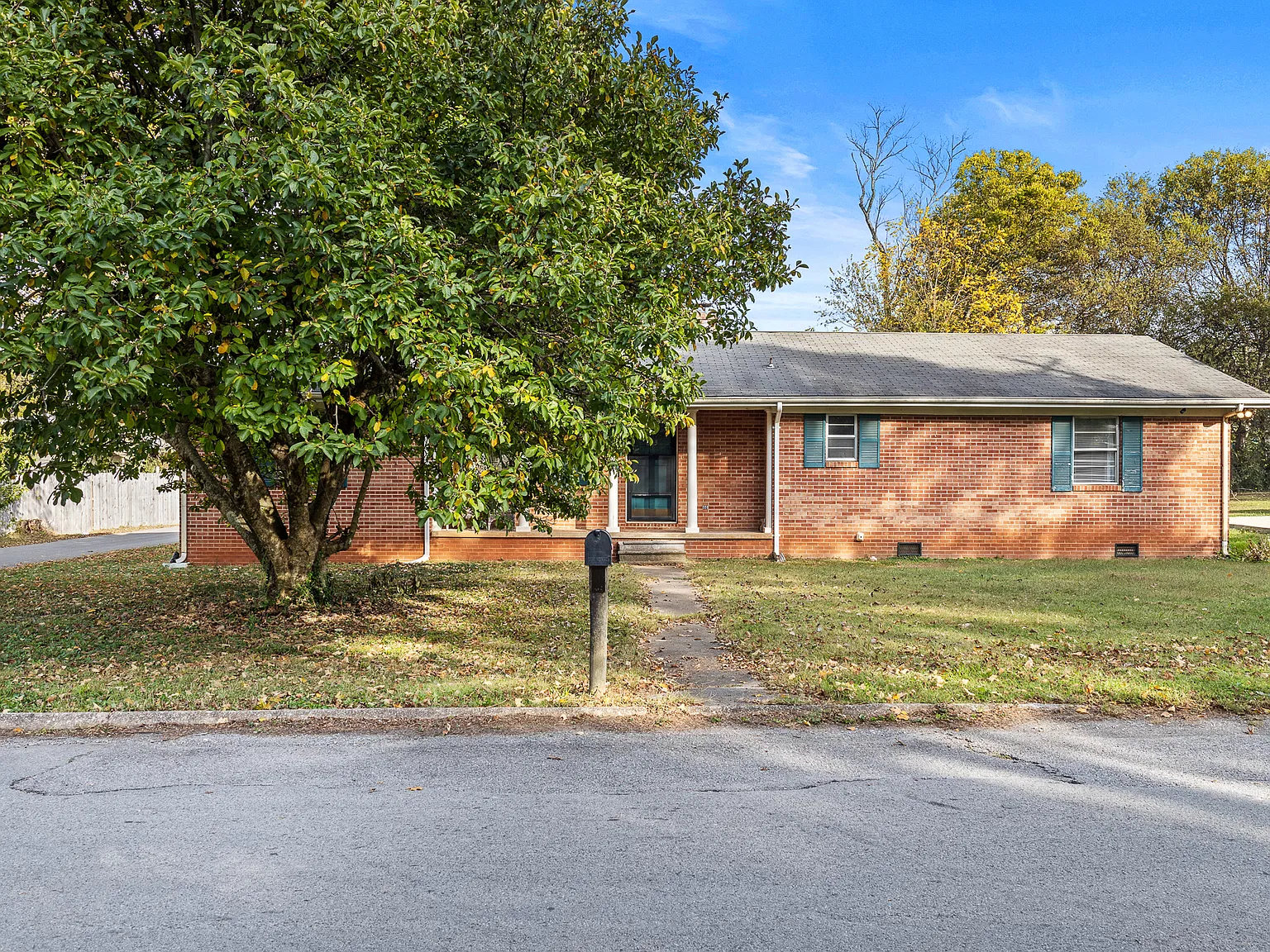 3 bed, 1842 sqft, $1,850 — Photo 2
