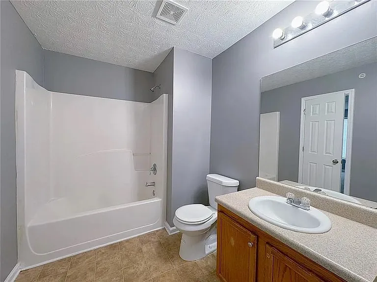 1403 Eastmont Dr NW #D — Photo 13