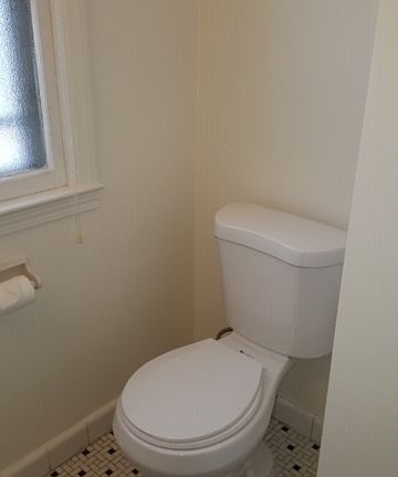 3rd image of 318 E Henry Clay St APT 3