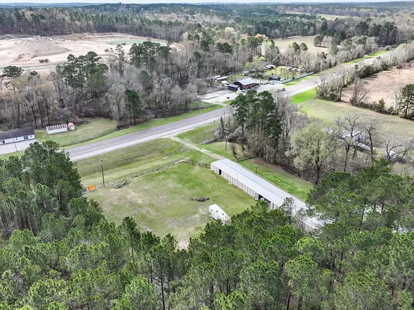 5701 State Highway 190 W, Pointblank, TX 77364