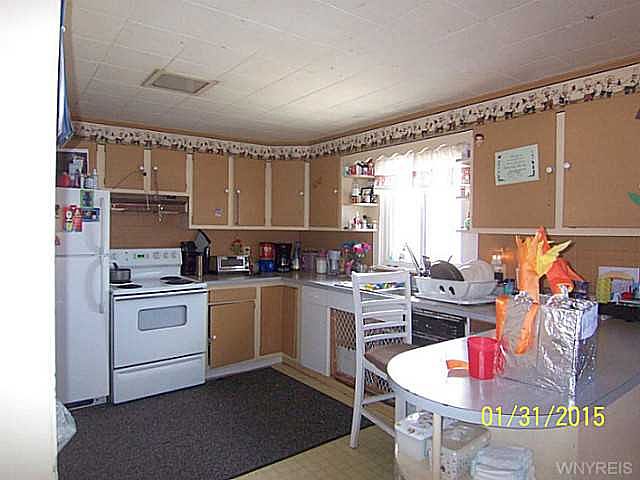 2nd image of 10 Pleasant St