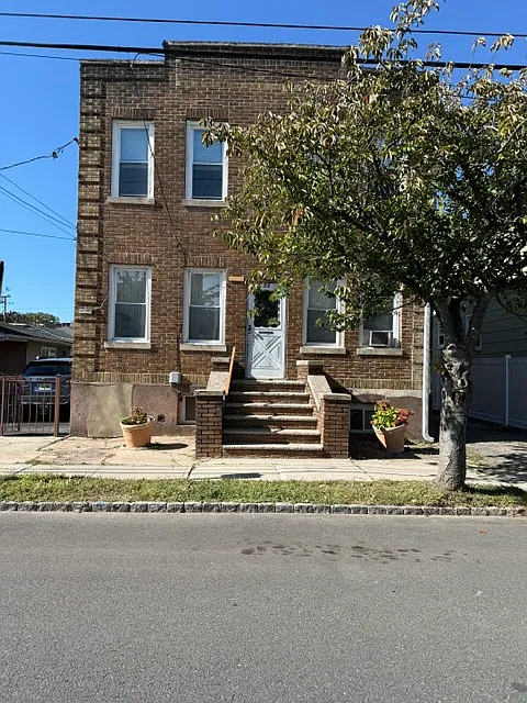 53 Florence Ave