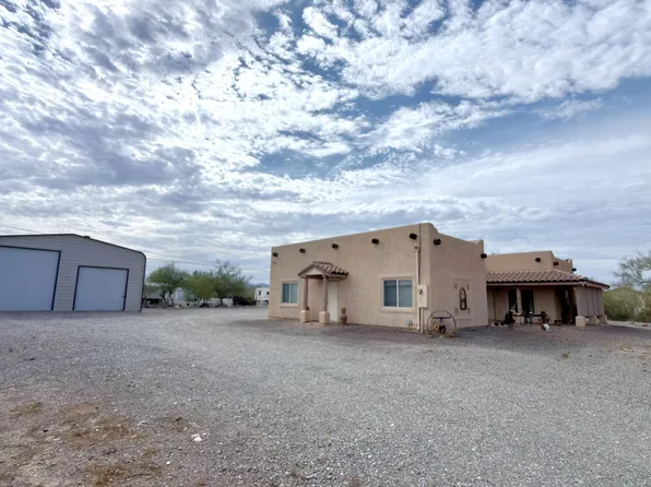 425 N Roadrunner Pl, Quartzsite, AZ 85346