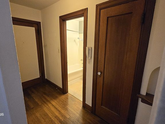 4th image of 612 1st Ave W APT 203