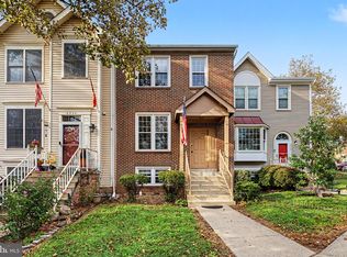 6952 Compton Ln, Centreville, VA 20121