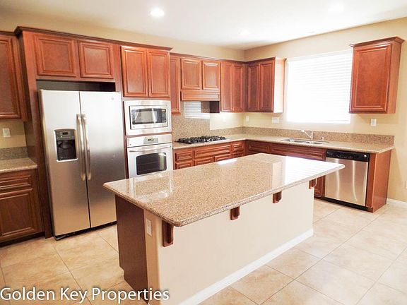 3rd image of 1155 Vista Pointe Blvd