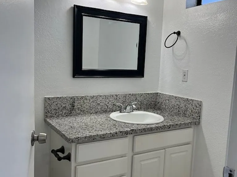 21440 Santa Barbara Dr — Photo 10