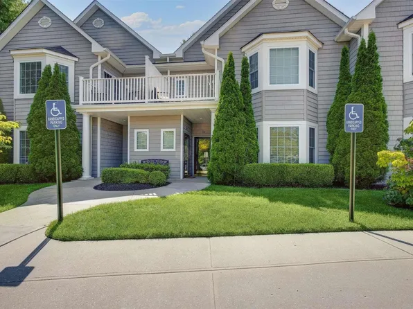 103 Okeefe #103, Oakdale, NY 11769