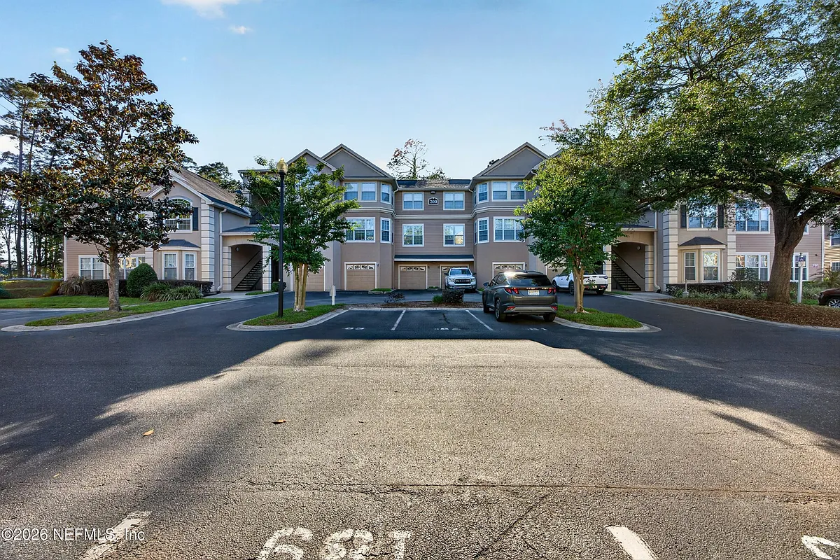 Building Photo - 13810 Sutton Park Dr #220