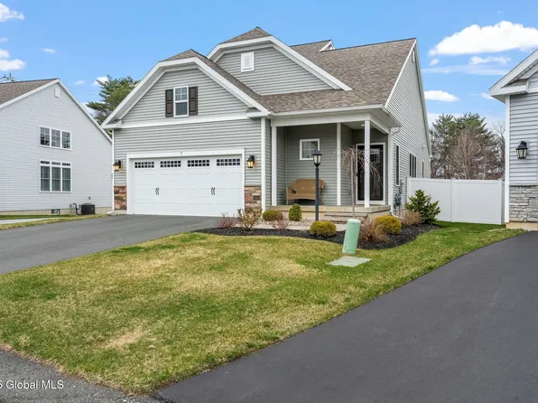 7 Bradley Circle, Halfmoon, NY 12065