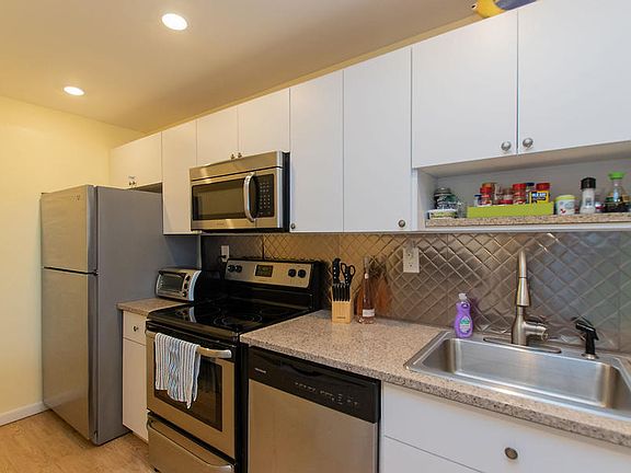 3rd image of 104350 Overseas Hwy APT A207