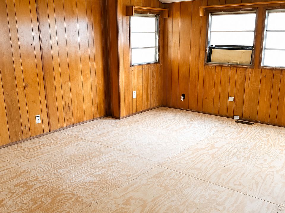 2nd image of 425 Monroe Ave #45