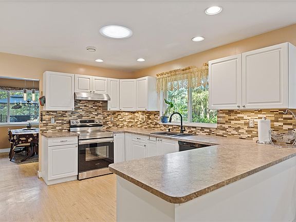 5th image of 661 Millstream Lake Rd