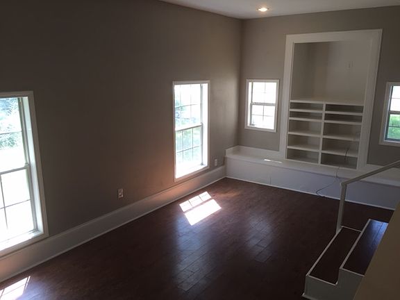 5th image of 66 Hill Ln