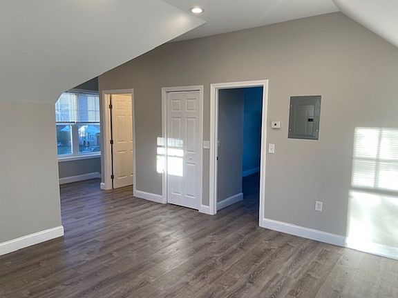 5th image of 64 Barrett Ave Unit 3