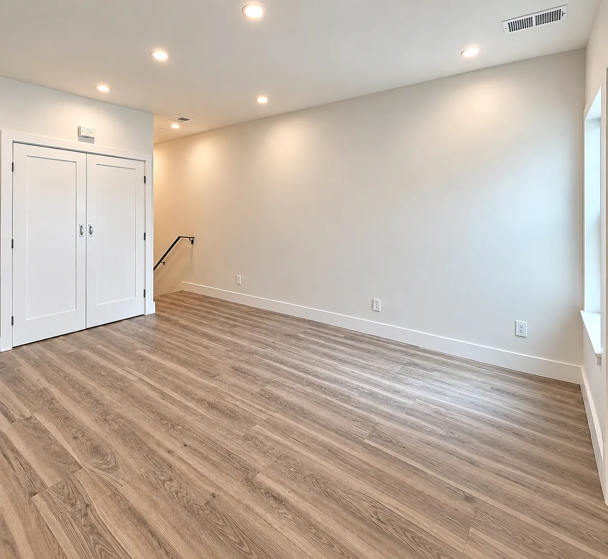 4 bed, 4.0 bath, 1229 sqft, $5,300 — Photo 2