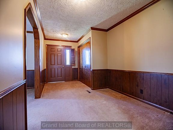 3rd image of 3417 Schroeder Ave