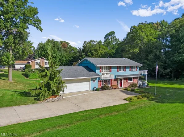 724 Lake Erie St, Conneaut, OH 44030