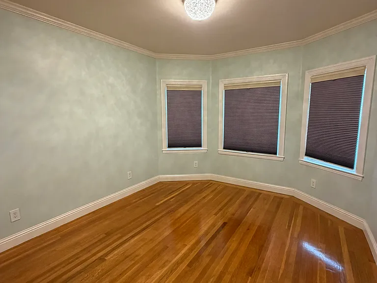 610 Prague St — Photo 13