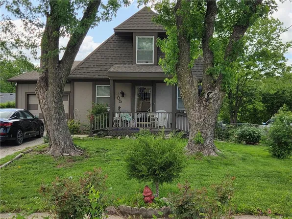 405 S Pine St, Olathe, KS 66061