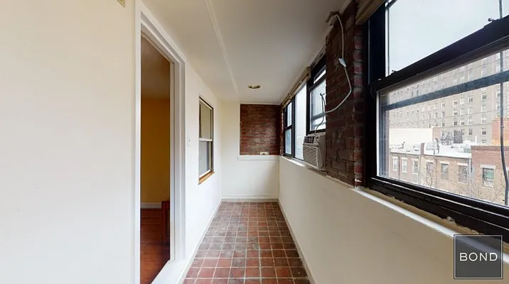 Rented by Bond New York | media 47