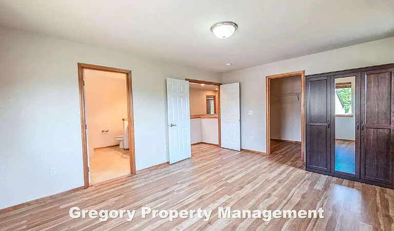 1219 187th St SE — Photo 32