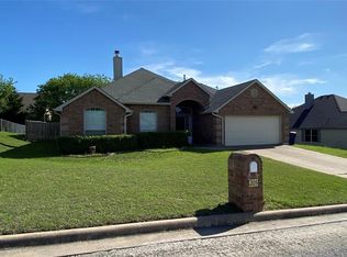 205 Ridge View Ct, Decatur, TX 76234