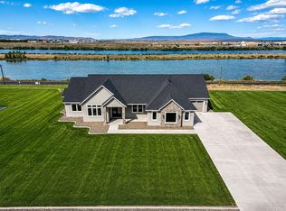 161 Riviera Dr, Pasco, WA 99301