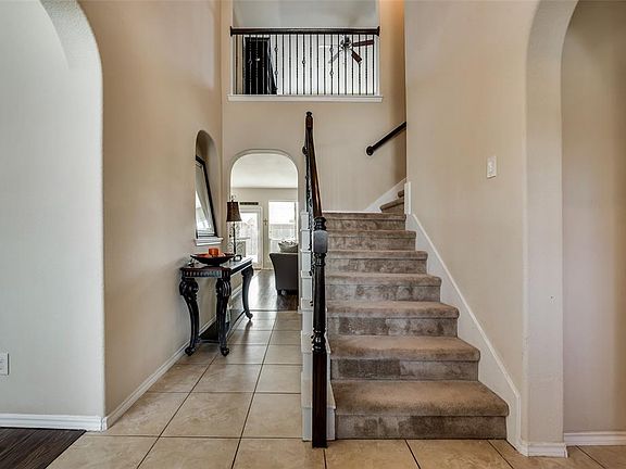 2nd image of 524 Vidalia Ct