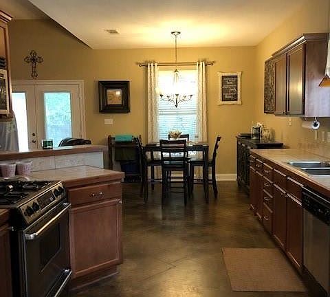 5th image of 46529 Highland Dr