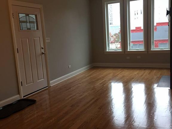 3rd image of 819 N Milwaukee Ave Unit 1