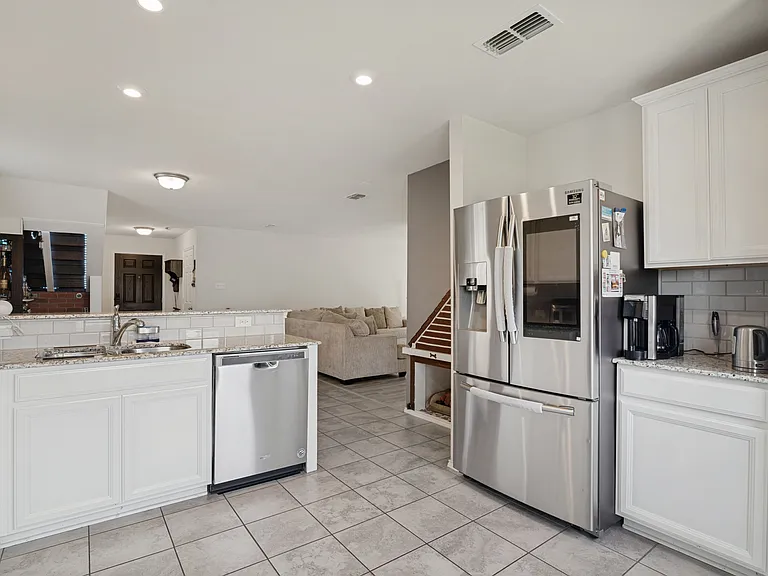 1073 Norias Dr — Photo 10