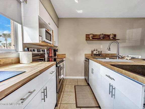 3rd image of 4127 Bond Ave #1201