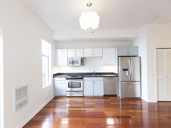 3rd image of 451 Kansas St Unit 320