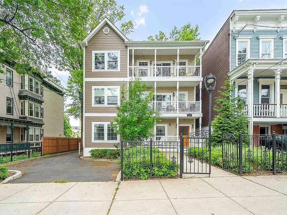 13 Sherman Pl