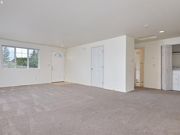 HALL/ LAUNDRY