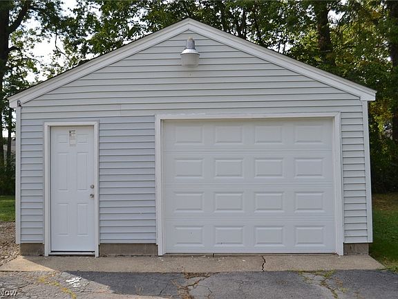 4th image of 1547 Clemmens Ave NW