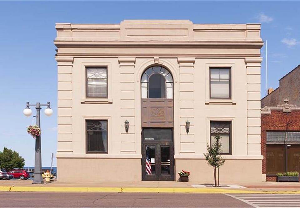 534 1st St, Menominee, MI 49858 Zillow